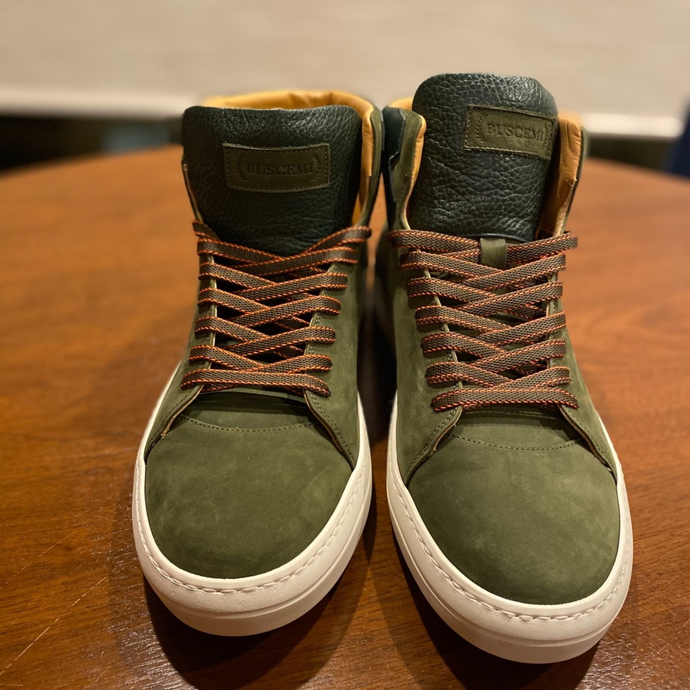 100 MM Clean Sneaker